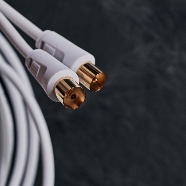 Шнур ТВ гнездо - ТВ штекер, 10м, белый REXANT Шнур ТВ гнездо - ТВ штекер, 10м, белый REXANT