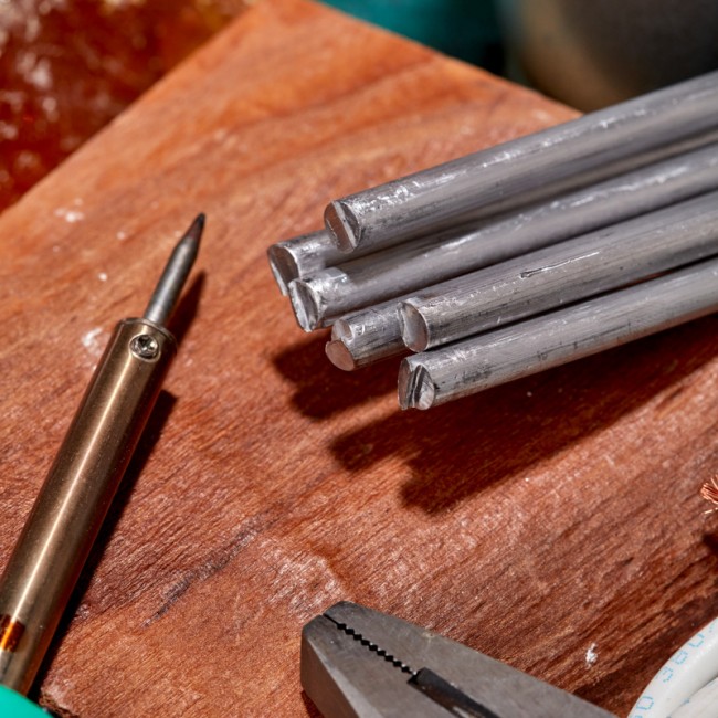 Припой пруток ПОС-90, Ø8мм, длина 400мм, ГОСТ 21931-76, олово 90%, свинец 10% (упак. 5 кг) REXANT Припой пруток ПОС-90, Ø8мм, длина 400мм, ГОСТ 21931-76, олово 90%, свинец 10% (упак. 5 кг) REXANT