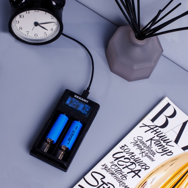 Устройство зарядное i2 для 2-х Li-ion 18650 с быстрой зарядкой REXANT Устройство зарядное i2 для 2-х Li-ion 18650 с быстрой зарядкой REXANT