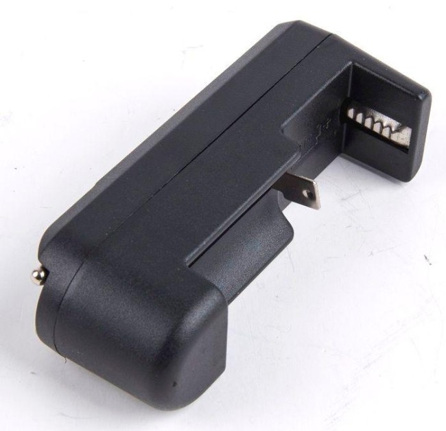 Фонарь аккумуляторный E142 CREE 3Вт фокус 3 режима 220В пластик. черн. (бокс) Ultraflash 12187 Фонарь аккумуляторный E142 CREE 3Вт фокус 3 режима 220В пластик. черн. (бокс) Ultraflash 12187