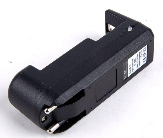 Фонарь аккумуляторный E142 CREE 3Вт фокус 3 режима 220В пластик. черн. (бокс) Ultraflash 12187 Фонарь аккумуляторный E142 CREE 3Вт фокус 3 режима 220В пластик. черн. (бокс) Ultraflash 12187