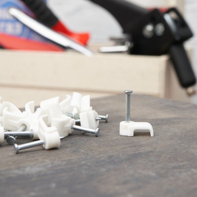 Крепеж кабеля плоский 8 х 3 мм, белый (упак. 20 шт) REXANT Крепеж кабеля плоский 8 х 3 мм, белый (упак. 20 шт) REXANT