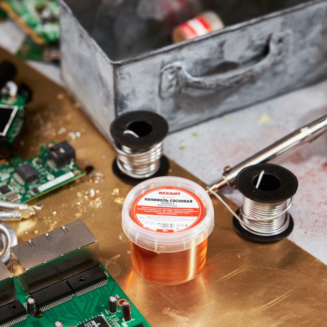 Канифоль сосновая, флюс НЕЙТРАЛЬНЫЙ, марка А, 100г, банка REXANT Канифоль сосновая, флюс НЕЙТРАЛЬНЫЙ, марка А, 100г, банка REXANT