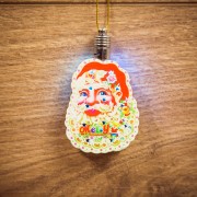 Фигурка подвесная Санта Клаус RGB 8x6 см Фигурка подвесная Санта Клаус RGB 8x6 см