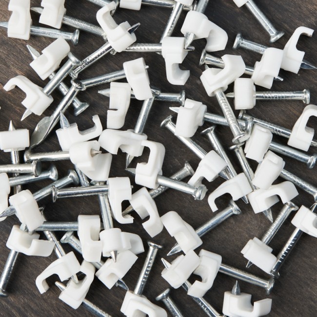 Крепеж кабеля плоский 4 х 2 мм, белый (упак. 50 шт) REXANT Крепеж кабеля плоский 4 х 2 мм, белый (упак. 50 шт) REXANT