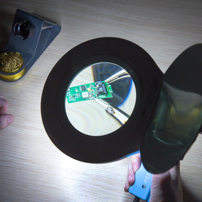 Лупа на струбцине круглая 5D с подсветкой 56 SMD LED, ø127мм, черная REXANT Лупа на струбцине круглая 5D с подсветкой 56 SMD LED, ø127мм, черная REXANT