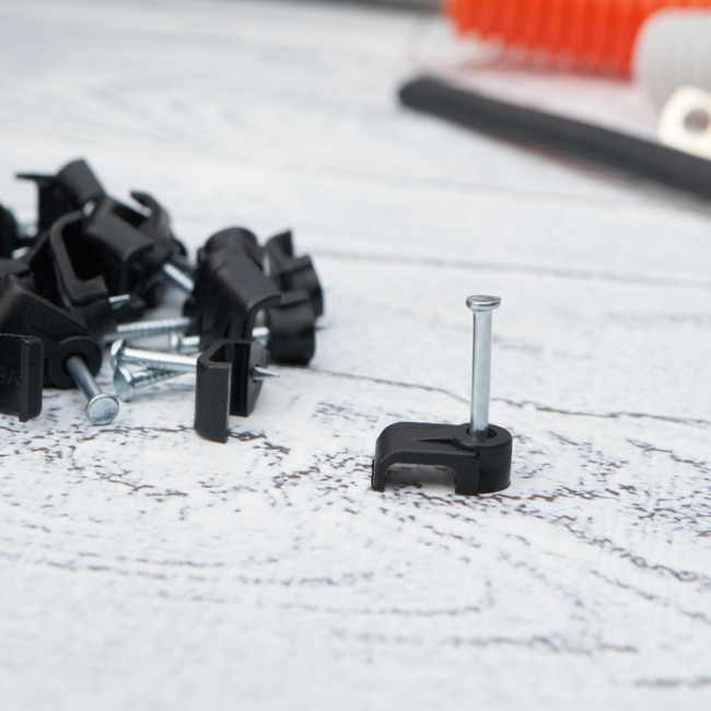 Крепеж кабеля плоский 8 х 3 мм, черный (упак. 50 шт) REXANT Крепеж кабеля плоский 8 х 3 мм, черный (упак. 50 шт) REXANT