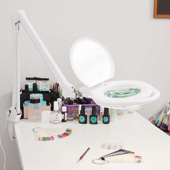 Лупа на струбцине круглая 5D с подсветкой 96 SMD LED, теплый и холодный свет, ø127мм, белая REXANT Лупа на струбцине круглая 5D с подсветкой 96 SMD LED, теплый и холодный свет, ø127мм, белая REXANT