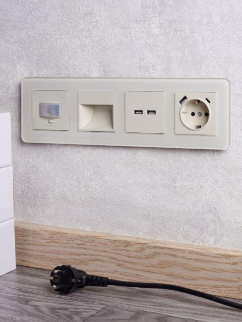 Розетка BRITE USB A+A 3.1А РЮ10-1-БрКр механизм беж. IEK BR-U21-D31-K10 Розетка BRITE USB A+A 3.1А РЮ10-1-БрКр механизм беж. IEK BR-U21-D31-K10