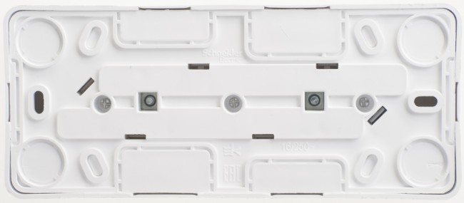 ЭТЮД Розетка тройная открытой установки с заземлением без шторок 16А 250B, белый