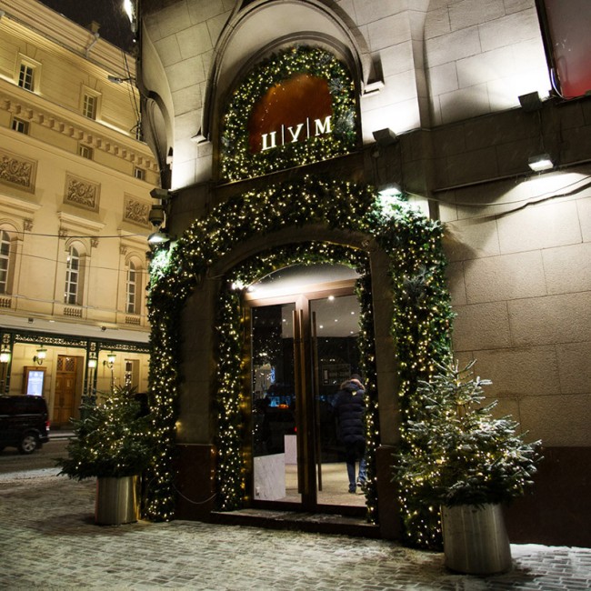 Еловый шлейф 2,7 м с шишками, объем 36 см Еловый шлейф 2,7 м с шишками, объем 36 см