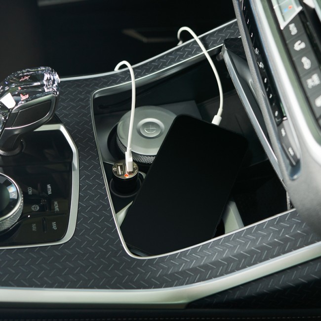 Зарядное устройство в прикуриватель REXANT 2 x USB, 1000+2100mA, черное Зарядное устройство в прикуриватель REXANT 2 x USB, 1000+2100mA, черное