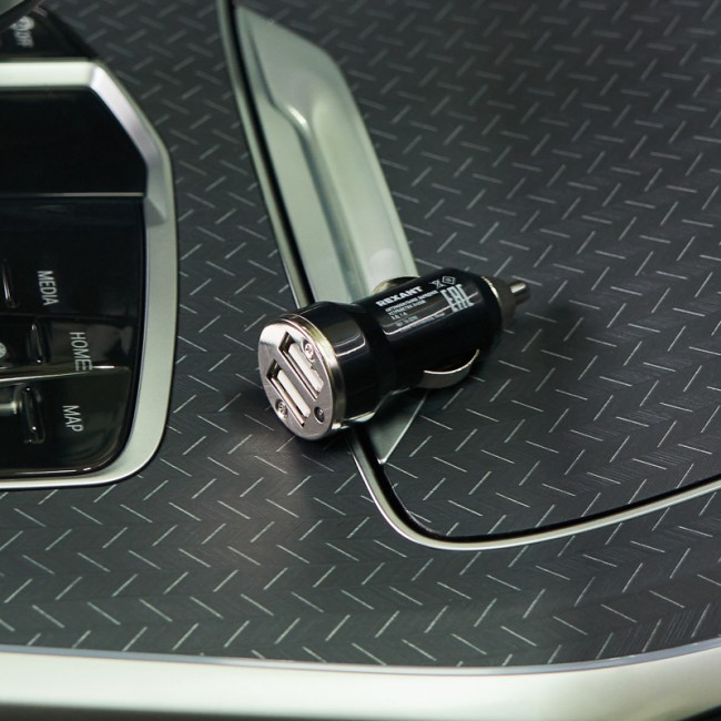 Зарядное устройство в прикуриватель REXANT 2 x USB, 1000+2100mA, черное Зарядное устройство в прикуриватель REXANT 2 x USB, 1000+2100mA, черное