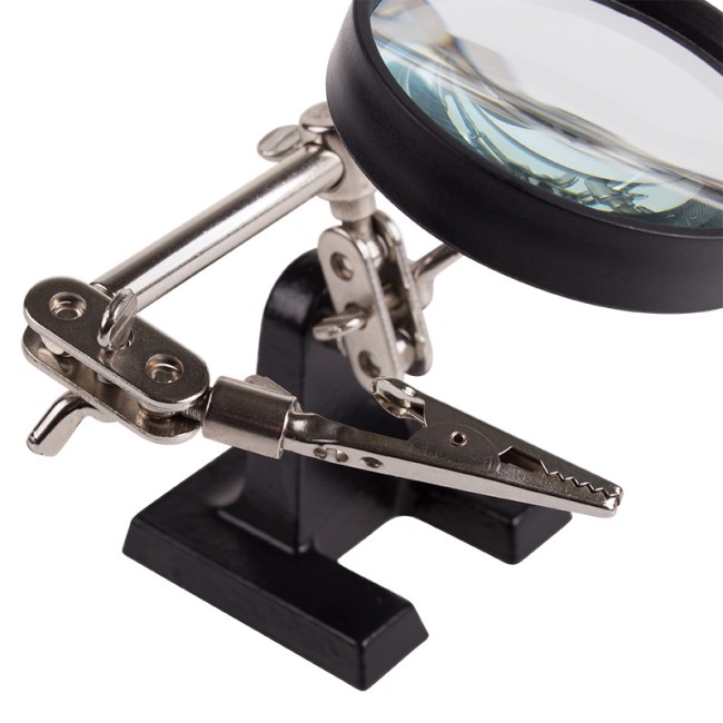 Держатель Третья рука, 2 зажима, лупа 60мм (2.5х), основание чугун REXANT Держатель Третья рука, 2 зажима, лупа 60мм (2.5х), основание чугун REXANT