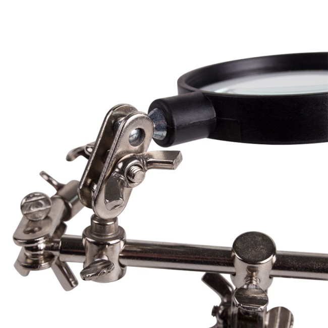 Держатель Третья рука, 2 зажима, лупа 60мм (2.5х), основание чугун REXANT Держатель Третья рука, 2 зажима, лупа 60мм (2.5х), основание чугун REXANT