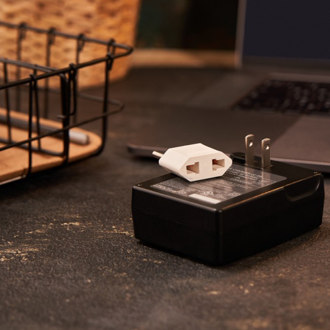 Адаптер сетевой (переходник) с Евро А/F на тонкую вилку С1 плоский «Тефаль» 6А б/з белый PROCONNECT (пакет БОПП 1 шт/уп.) Адаптер сетевой (переходник) с Евро А/F на тонкую вилку С1 плоский «Тефаль» 6А б/з белый PROCONNECT (пакет БОПП 1 шт/уп.)