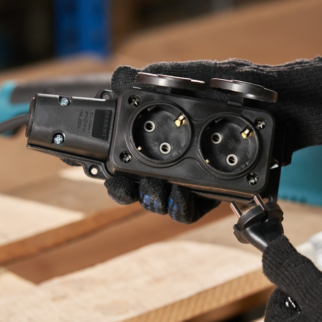 Розетка штепсельная двухместная влагозащищенная, с/з, 16 А, IP54 каучук REXANT