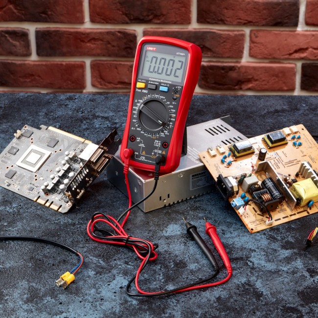 Автомобильный мультиметр UNI-T UT105+