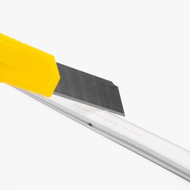 Шнур светодиодный гибкий неон Neon-Night SMD 8х16мм IP65 односторон. тепл. бел. 120 LED/м набор 10м (с компл.подключ.) Neon-Night 131-004