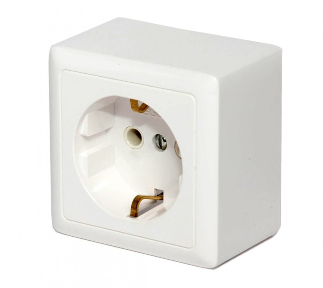 ХИТ Розетка с заземлением наружная 250В 16А белая