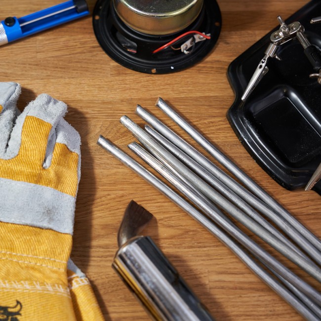 Припой пруток ПОС-30, Ø8мм, длина 400мм, ГОСТ 21931-76, олово 30%, свинец 70% (упак. 1 шт) REXANT Припой пруток ПОС-30, Ø8мм, длина 400мм, ГОСТ 21931-76, олово 30%, свинец 70% (упак. 1 шт) REXANT