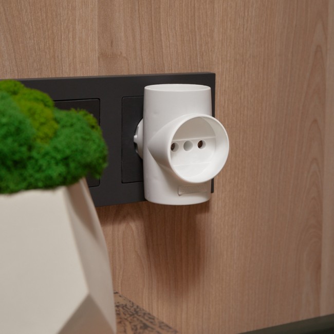 Тройник электрический 10 А без заземления белый REXANT