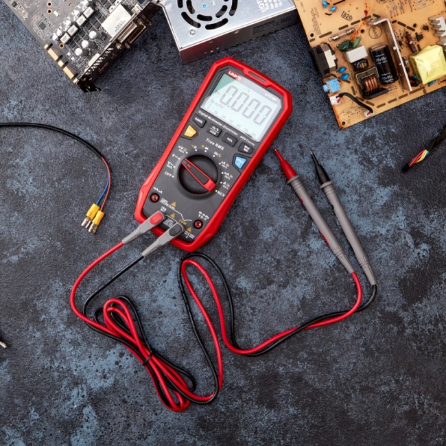 Профессиональный мультиметр UNI-T UT61B+ Профессиональный мультиметр UNI-T UT61B+