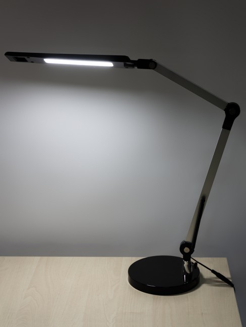 Светильник светодиодный настольный СН-50, 2 колена, диммер, 220 В, 9 Вт, 5000 К, сереб-черн, TDM Светильник светодиодный настольный СН-50, 2 колена, диммер, 220 В, 9 Вт, 5000 К, сереб-черн, TDM