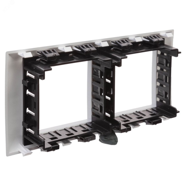 Avanti Рамка-суппорт для In-liner Front серебрист ый металлик 4модуля Avanti Рамка-суппорт для In-liner Front серебрист ый металлик 4модуля