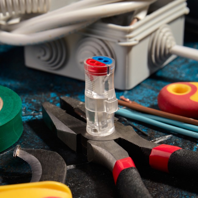 Экспресс-клемма СМК 2273-2x2R проходная разъемная 2 полюса 2х2-проводная 0,5-2,5мм² (50 шт/уп) REXANT Экспресс-клемма СМК 2273-2x2R проходная разъемная 2 полюса 2х2-проводная 0,5-2,5мм² (50 шт/уп) REXANT