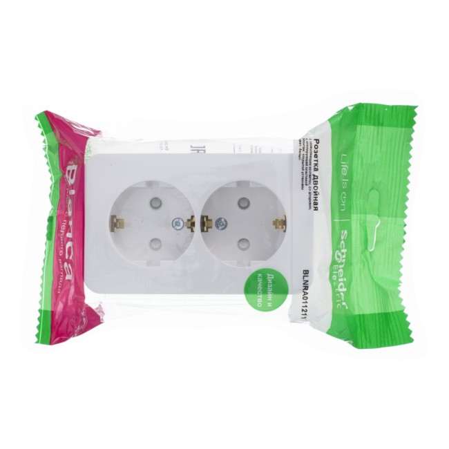 Розетка BLANCA наружная двойная, с заземлением, со шторками, с изолирующей пластиной, 16А, 250В, белый Розетка BLANCA наружная двойная, с заземлением, со шторками, с изолирующей пластиной, 16А, 250В, белый