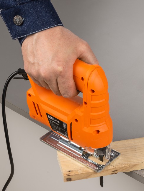 Лобзик электрический ЛЭ-450/55, мощ. 450 Вт, пропил 55 мм, 3000 ход/мин, шнур 3 м, "Гранит" ТDM Лобзик электрический ЛЭ-450/55, мощ. 450 Вт, пропил 55 мм, 3000 ход/мин, шнур 3 м, "Гранит" ТDM