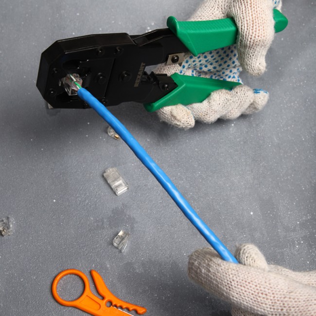 Кримпер HT-200 для обжима 8P8C, 6P6C, 4P4C, заделка витой пары REXANT Кримпер HT-200 для обжима 8P8C, 6P6C, 4P4C, заделка витой пары REXANT