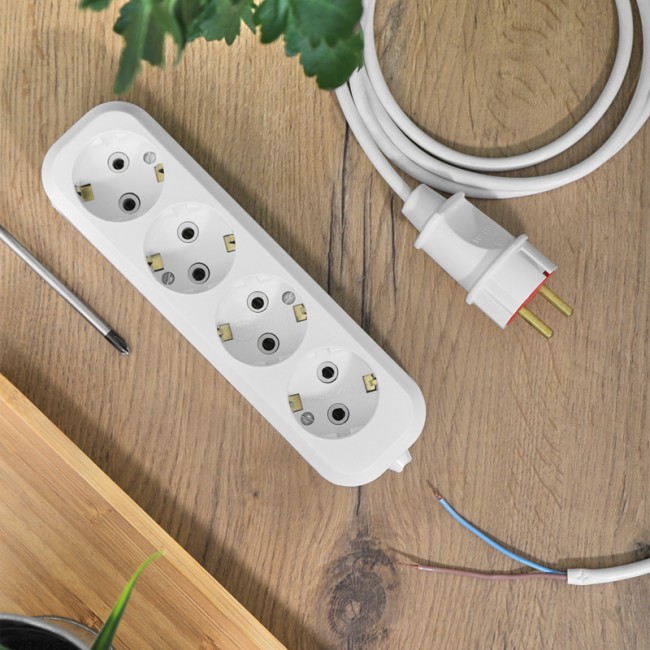 Колодка 4 гнезда c заземлением REXANT Колодка 4 гнезда c заземлением REXANT