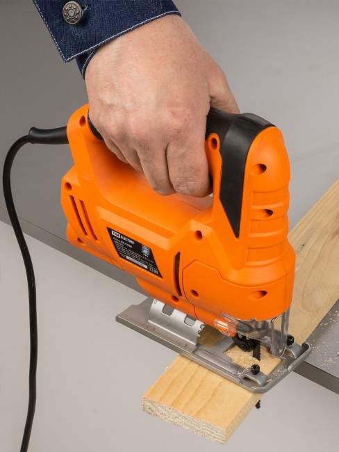 Лобзик электрический ЛЭ-710/85, мощ. 710 Вт, пропил 85 мм, 3000 ход/мин, шнур 3 м, "Алмаз" ТDM Лобзик электрический ЛЭ-710/85, мощ. 710 Вт, пропил 85 мм, 3000 ход/мин, шнур 3 м, "Алмаз" ТDM