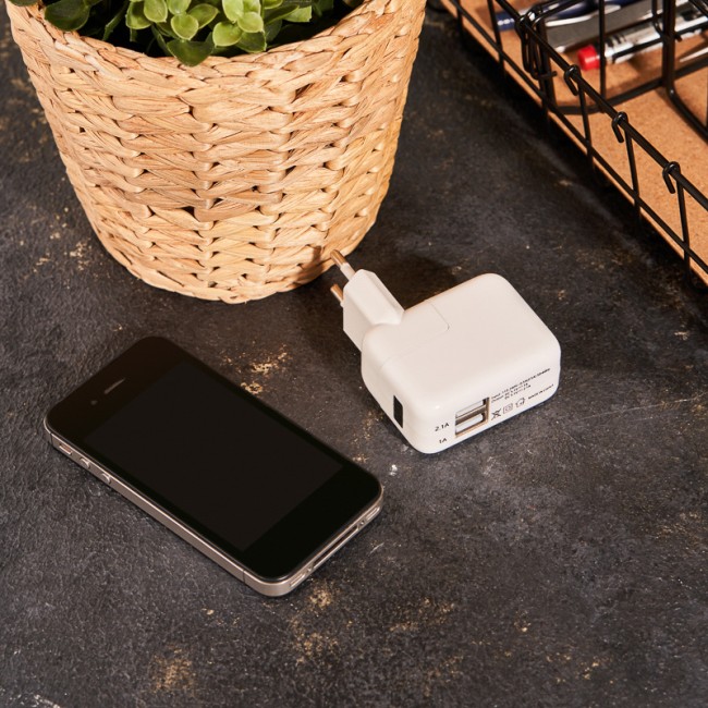 Сетевое зарядное устройство 2xUSB, переходник+адаптер (СЗУ) (5 V, 2100 mA+1000 mA) REXANT Сетевое зарядное устройство 2xUSB, переходник+адаптер (СЗУ) (5 V, 2100 mA+1000 mA) REXANT