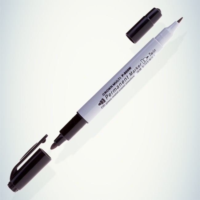 Маркер перманентный двухсторонний Multi Marker Twin 2мм/1мм, черный, пулевидный Crown Маркер перманентный двухсторонний Multi Marker Twin 2мм/1мм, черный, пулевидный Crown