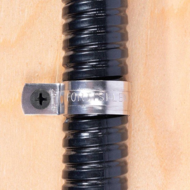 Скоба крепежная однолапковая СМО d19-20мм метал. оцинк. (уп.100шт) Fortisflex 49120 Скоба крепежная однолапковая СМО d19-20мм метал. оцинк. (уп.100шт) Fortisflex 49120