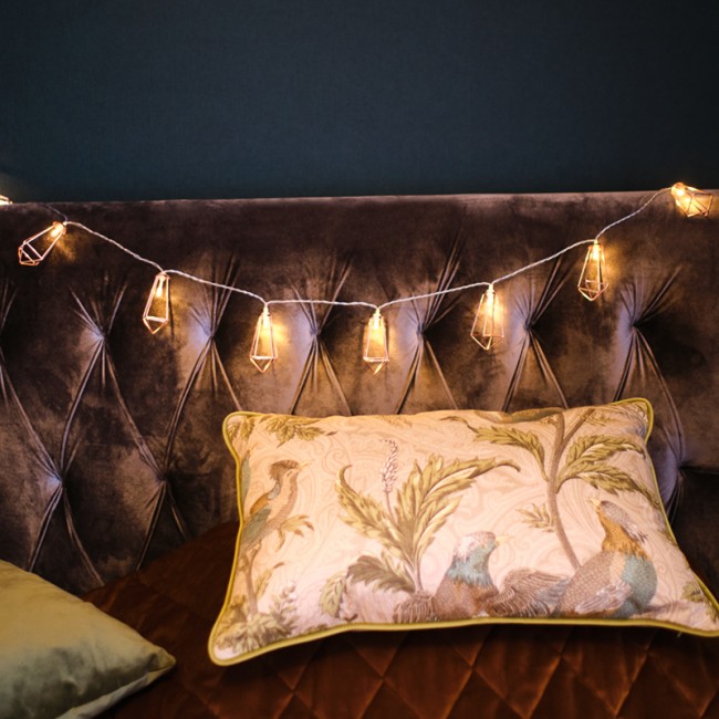 Гирлянда светодиодная Кристаллы бронзовые 10 LED, 1,5 м, прозрачный ПВХ, теплый белый свет свечения, 2 х АА (батарейки не в комплекте) NEON-NIGHT Гирлянда светодиодная Кристаллы бронзовые 10 LED, 1,5 м, прозрачный ПВХ, теплый белый свет свечения, 2 х АА (батарейки не в комплекте) NEON-NIGHT