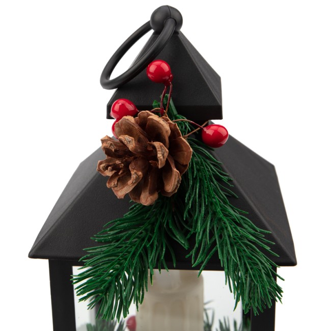 Декоративный фонарь со свечкой и шишкой, черный корпус, размер 10,7x10,7x23,5 см, цвет теплый белый Декоративный фонарь со свечкой и шишкой, черный корпус, размер 10,7x10,7x23,5 см, цвет теплый белый