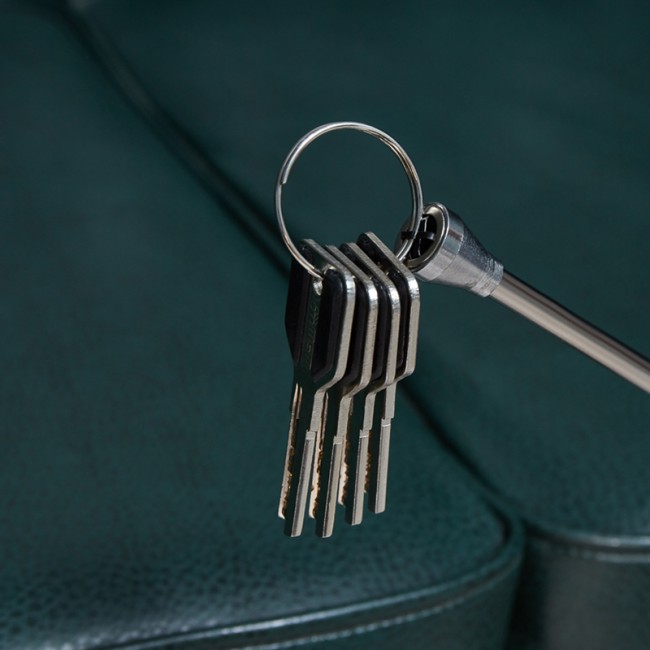 Захват магнитный цанговый 4 лапки, 610мм, (удержание 2кг) REXANT Захват магнитный цанговый 4 лапки, 610мм, (удержание 2кг) REXANT