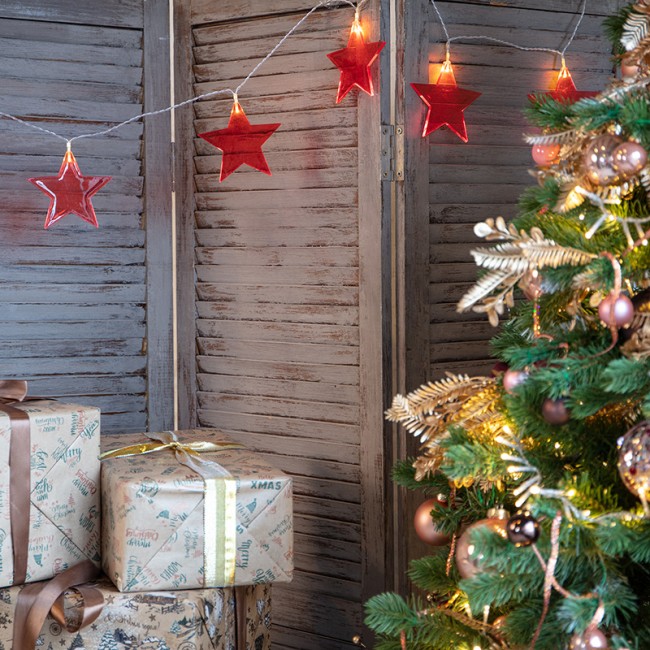 Гирлянда светодиодная Звездопад красная 10 LED, 2,25 м, прозрачный ПВХ, теплый белый свет свечения, 2 х АА (батарейки не в комплекте) NEON-NIGHT Гирлянда светодиодная Звездопад красная 10 LED, 2,25 м, прозрачный ПВХ, теплый белый свет свечения, 2 х АА (батарейки не в комплекте) NEON-NIGHT