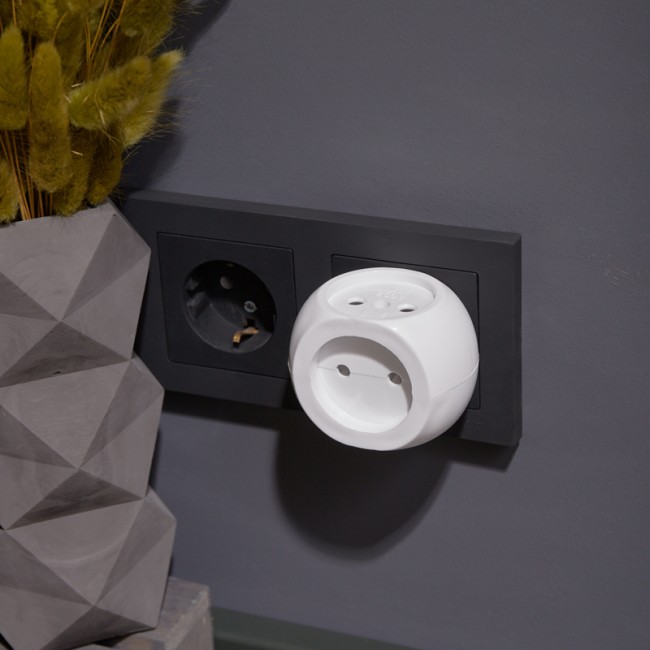 Тройник электрический «Шар» 220 В 6 А белый REXANT