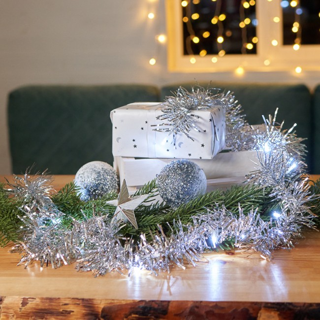 Гирлянда светодиодная Мишура серебряная 10 LED 1,5 м, прозрачный ПВХ, белый свет свечения, 2 х АА (батарейки не в комплекте) NEON-NIGHT Гирлянда светодиодная Мишура серебряная 10 LED 1,5 м, прозрачный ПВХ, белый свет свечения, 2 х АА (батарейки не в комплекте) NEON-NIGHT