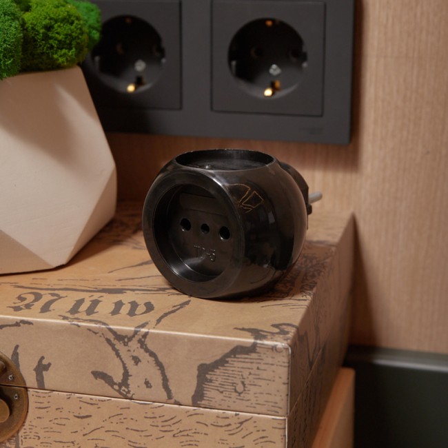 Тройник электрический «Шар» 220 В 6 А черный REXANT