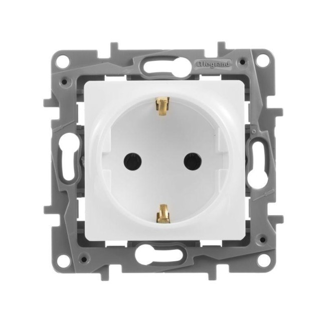 Розетка 1-м СП Etika 16А IP20 250В 2P+E с заземл. немецк. стандарт винтов. клеммы механизм бел. IEK 672221 Розетка 1-м СП Etika 16А IP20 250В 2P+E с заземл. немецк. стандарт винтов. клеммы механизм бел. IEK 672221