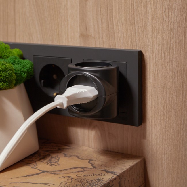 Тройник электрический 220 В 6 А черный REXANT