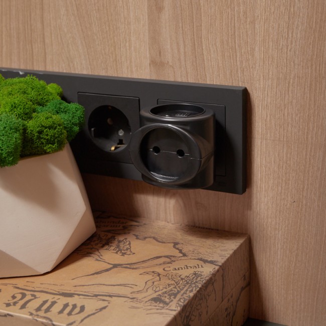 Тройник электрический 220 В 6 А черный REXANT