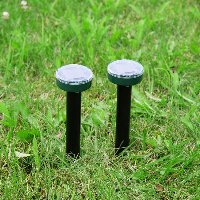 Набор ультразвуковых отпугивателей кротов (R 20м х2) на солнечной батарее REXANT Набор ультразвуковых отпугивателей кротов (R 20м х2) на солнечной батарее REXANT