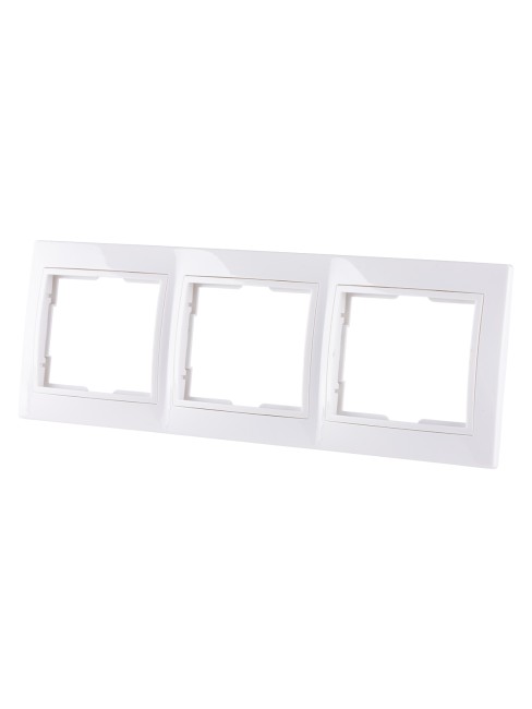 Рамка 3-х постовая горизонтальная белая "Таймыр" TDM Рамка 3-х постовая горизонтальная белая "Таймыр" TDM
